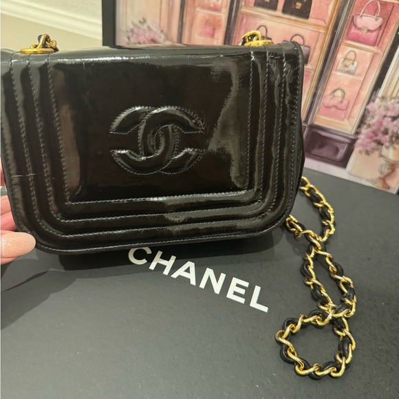 Mini Chanel Black Patent Leather Crossbody flap Bag - Picture 1 of 3
